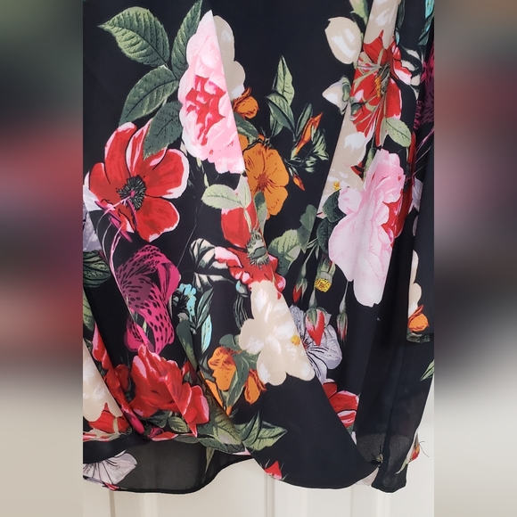 INC Wrap front blouse - Sz 3x - Floral on Black background - Picture 3 of 4